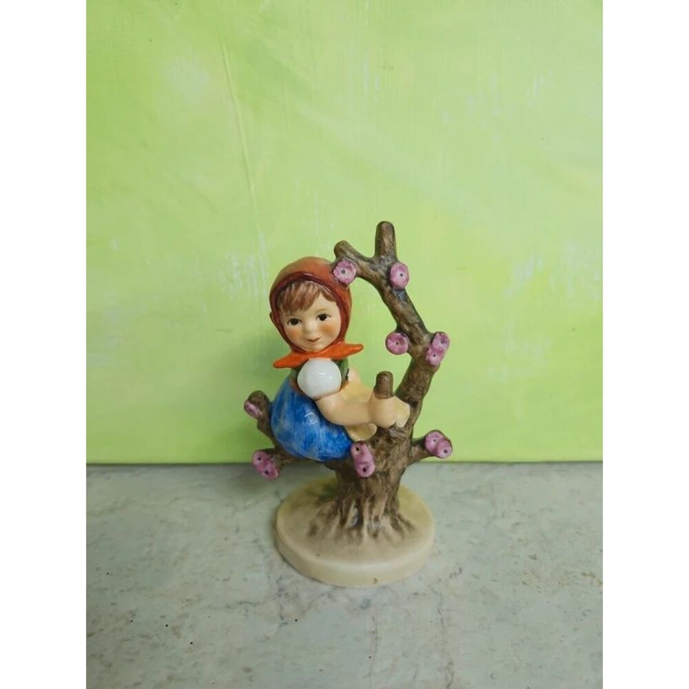 Hummel- Goebel apple tree girl signed figurine